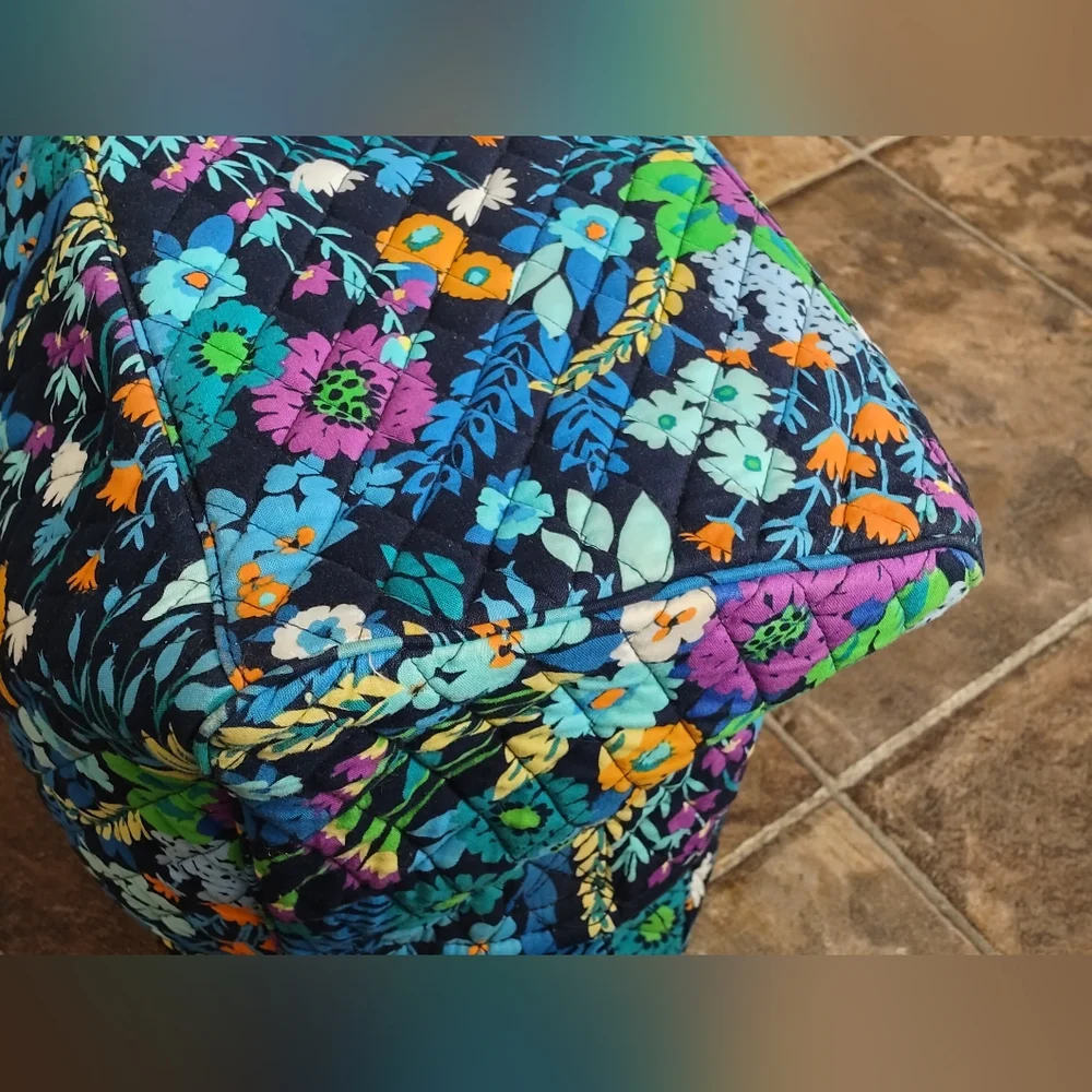 Vera Bradley Midnight Blues Weekender/Travel Bag With Trolley Sleeve. - Picture 12 of 13